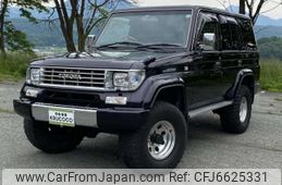 car_e2989535-40c0-4cb1-8a07-
