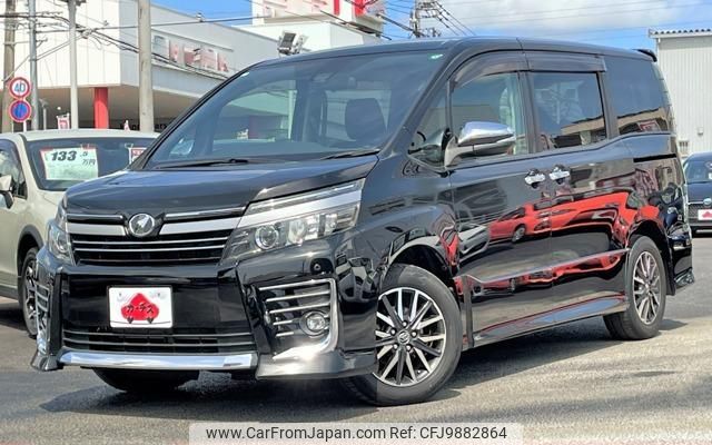 toyota voxy 2017 GOO_JP_700050301430240610010 image 1