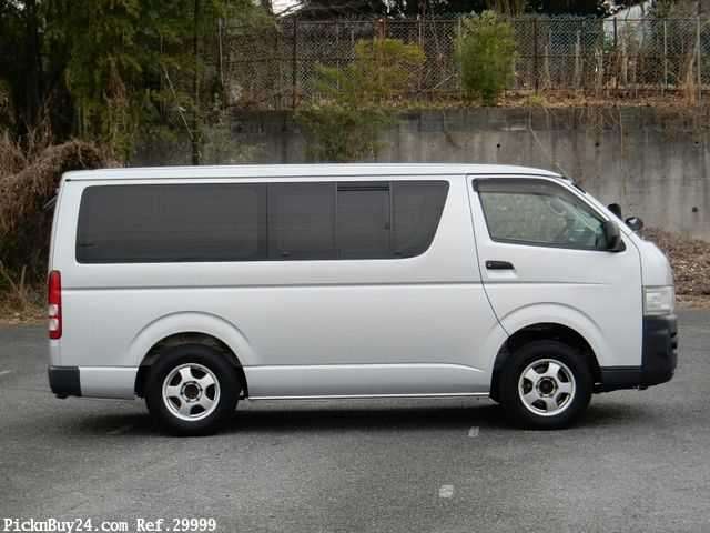 白パン 2007 Toyota Hiace Van KR-KDH205V 4WD - Car Price $7,000