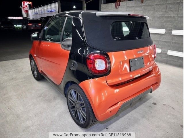 smart fortwo 2018 CFJ1819968 image 2