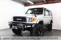 toyota land-cruiser 2015 -TOYOTA--Land Cruiser GRJ76K--1004762---TOYOTA--Land Cruiser GRJ76K--1004762-