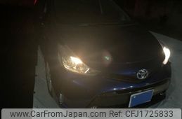 toyota prius-α 2015 CFJ1725833