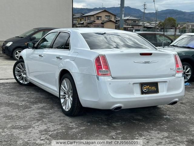 chrysler 300 2013 GOO_JP_700070884830240228008 image 2