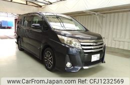 toyota noah 2015 ENHANCEAUTO_1_ea300230