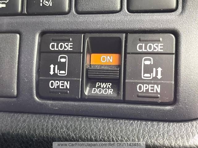 toyota voxy 2017 -TOYOTA--Voxy DAA-ZWR80W--ZWR80-0238420---TOYOTA--Voxy DAA-ZWR80W--ZWR80-0238420- image 2