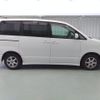 toyota noah 2005 ENHANCEAUTO_1_ea261439 image 2