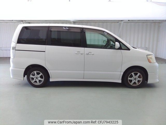 toyota noah 2005 ENHANCEAUTO_1_ea261439 image 2