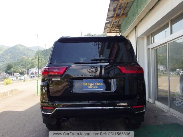 toyota land-cruiser-wagon 2023 CFJ1565806 image 2