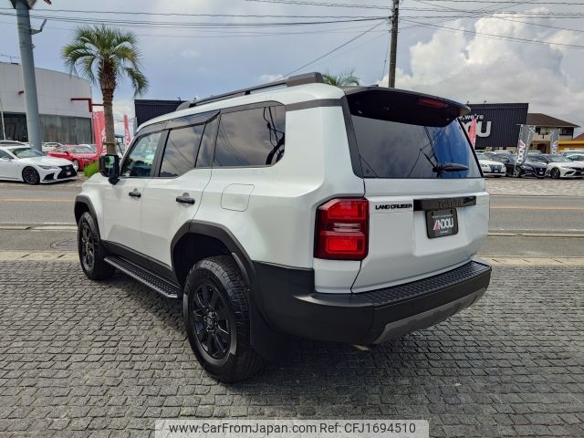 toyota land-cruiser-wagon 2024 CFJ1694510 image 2