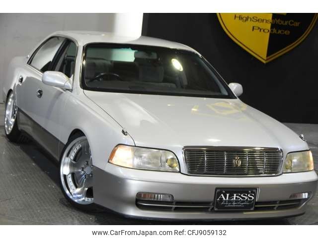 ディーラー【トヨタ クラウン マジェスタTOYOTA CROWN MAJESTA