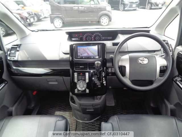 toyota voxy 2009 TE3995 image 2