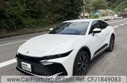 toyota crown 2022 CFJ1849083