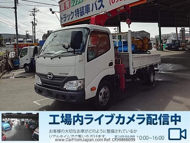 hino dutro 2018 GOO_NET_EXCHANGE_0803382A30240605W008 image 1