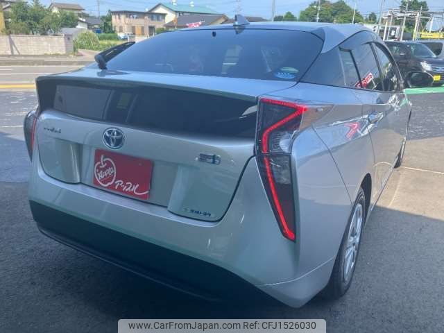 toyota prius 2016 CFJ1526030 image 2