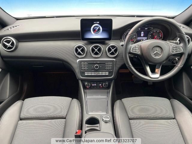 mercedes-benz a-class 2018 quick_quick_176042_WDD1760422J753131 image 2
