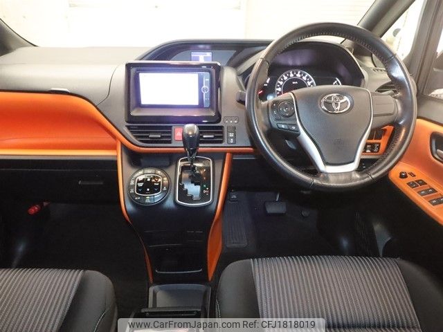 toyota voxy 2014 CFJ1818019 image 2