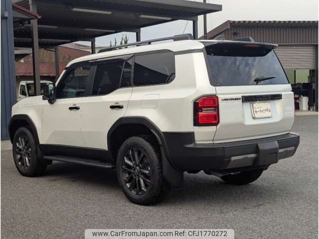 toyota land-cruiser-wagon 2024 CFJ1770272 image 2