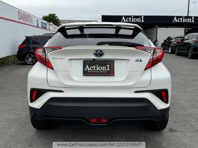 toyota c-hr 2017 quick_quick_DAA-ZYX10_ZYX10-2038589 image 2