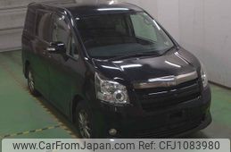 toyota noah 2010 -TOYOTA--Noah ZRR70W--0290577---TOYOTA--Noah ZRR70W--0290577-