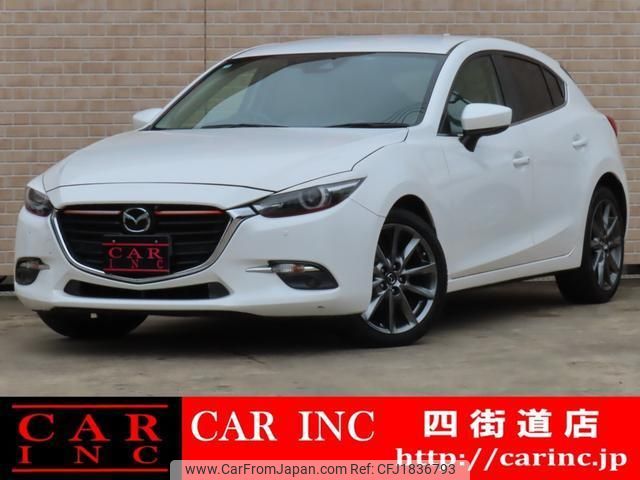 mazda axela 2017 CFJ1836793 image 1