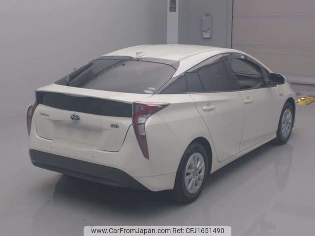 toyota prius 2018 CFJ1651490 image 2
