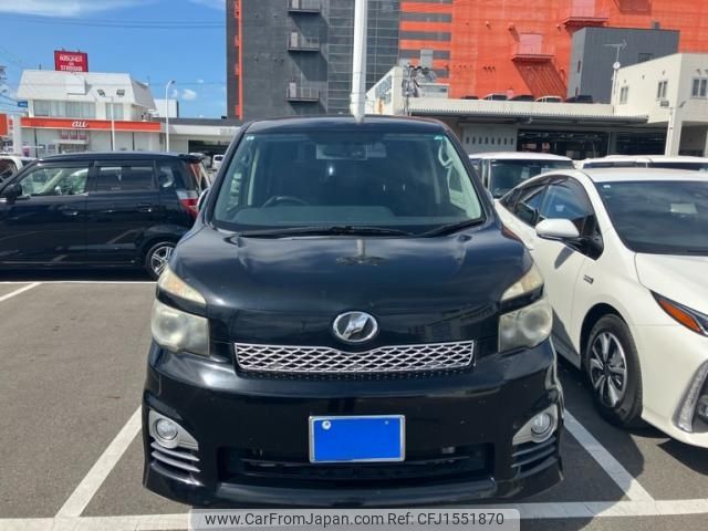toyota voxy 2011 CFJ1551870 image 1