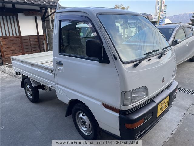 mitsubishi-minicab-truck-1998-3354-car_e45fcadc-fb24-4040-80cc-367f8f1d2946