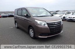 toyota noah 2014 NIKYO_QL30642