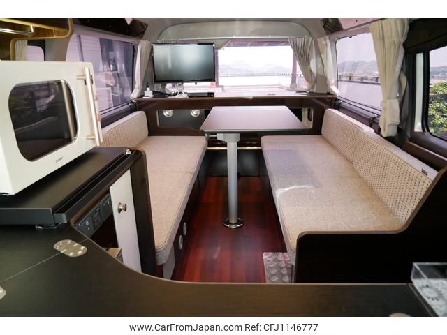 toyota hiace-wagon 2016 GOO_JP_700070921030250512001 image 2
