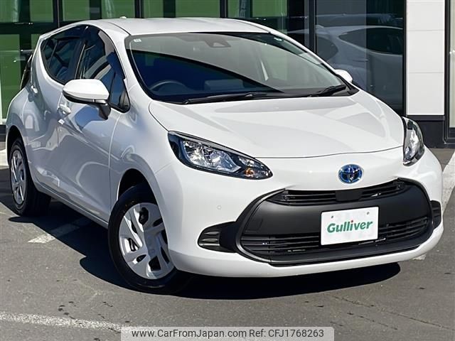 toyota aqua 2024 CFJ1768263 image 1