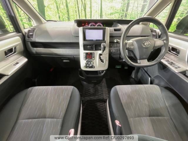 toyota voxy 2011 -TOYOTA--Voxy DBA-ZRR70W--ZRR70-0400422---TOYOTA--Voxy DBA-ZRR70W--ZRR70-0400422- image 2