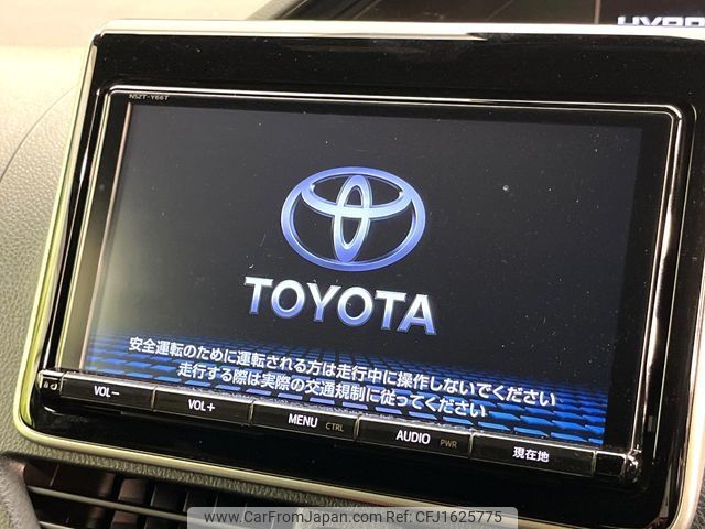 toyota esquire 2018 CFJ1625775 image 2