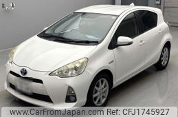 toyota aqua 2013 CFJ1745927
