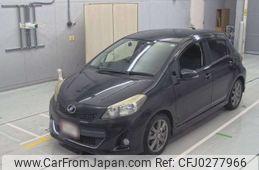 toyota vitz 2014 -TOYOTA--Vitz NCP131-2012413---TOYOTA--Vitz NCP131-2012413-