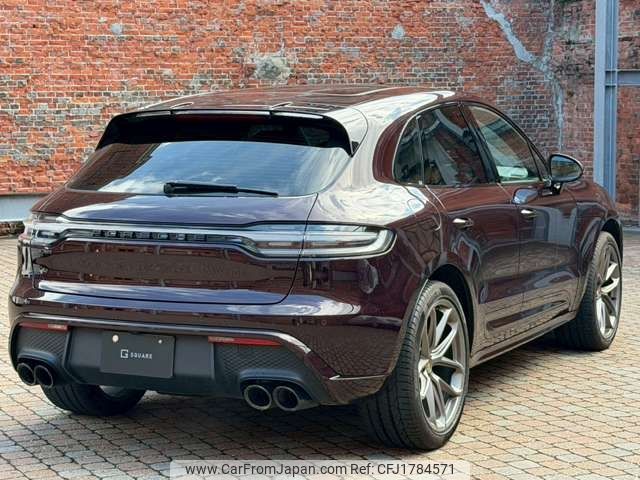 porsche macan 2023 CFJ1784571 image 2