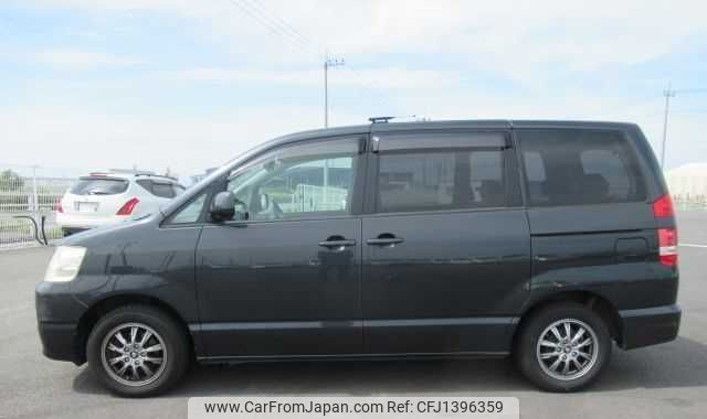toyota noah 2002 3282185-Y2025050446A-12 image 2
