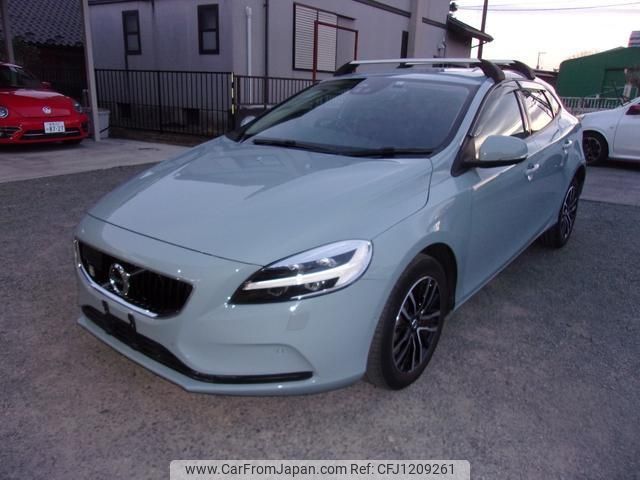 volvo v40 2019 quick_quick_MB4154T_WY1MV2820K2581073 image 1