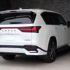 lexus lx 2023 25632606 image 8