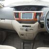 toyota noah 2005 Royal_trading_201112T image 10