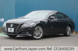 toyota-crown-hybrid-2019-18608-car_e5642818-d1c4-4c92-88c2-8fe51e5abe9a