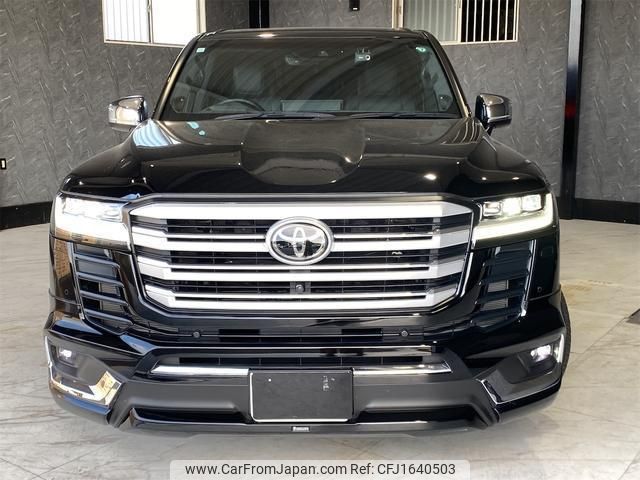 toyota land-cruiser 2023 CFJ1640503 image 2