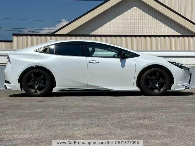 toyota prius 2023 quick_quick_6AA-MXWH60_MXWH60-4016128 image 2