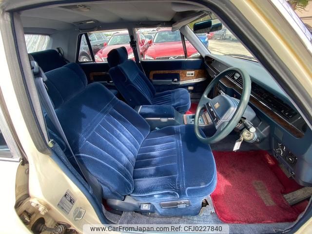 car_e5b74452-5a61-486e-86c5-b02d6d7c44a7_640_0