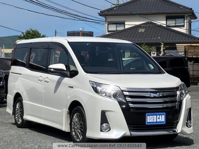 ノア　③ 2016(平成28)年式 トヨタ ノア (NOAH) - Cars Japan
