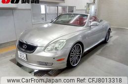 car_e5cb6412-99eb-4af4-82d1-