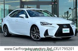 lexus is 2019 CFJ1795201