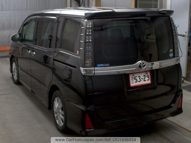 toyota voxy 2015 CFJ1656934 image 2