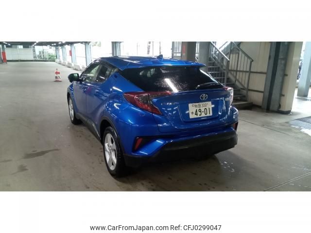 toyota c-hr 2018 quick_quick_DAA-ZYX10_ZYX10-2139934 image 2