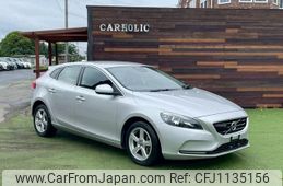 volvo v40 2016 GOO_JP_700040317230250510001
