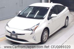 toyota prius 2017 -TOYOTA--Prius ZVW55-8050945---TOYOTA--Prius ZVW55-8050945-